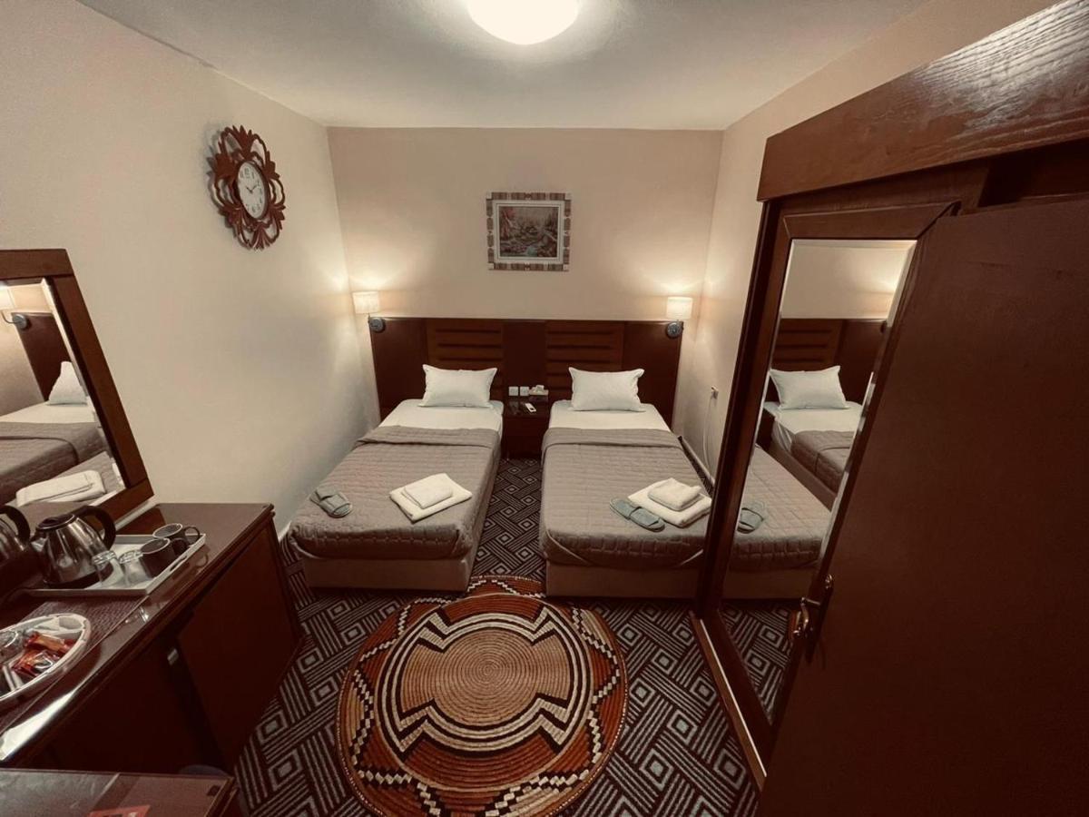 Plaza De Petra Hotell Wadi Musa Eksteriør bilde